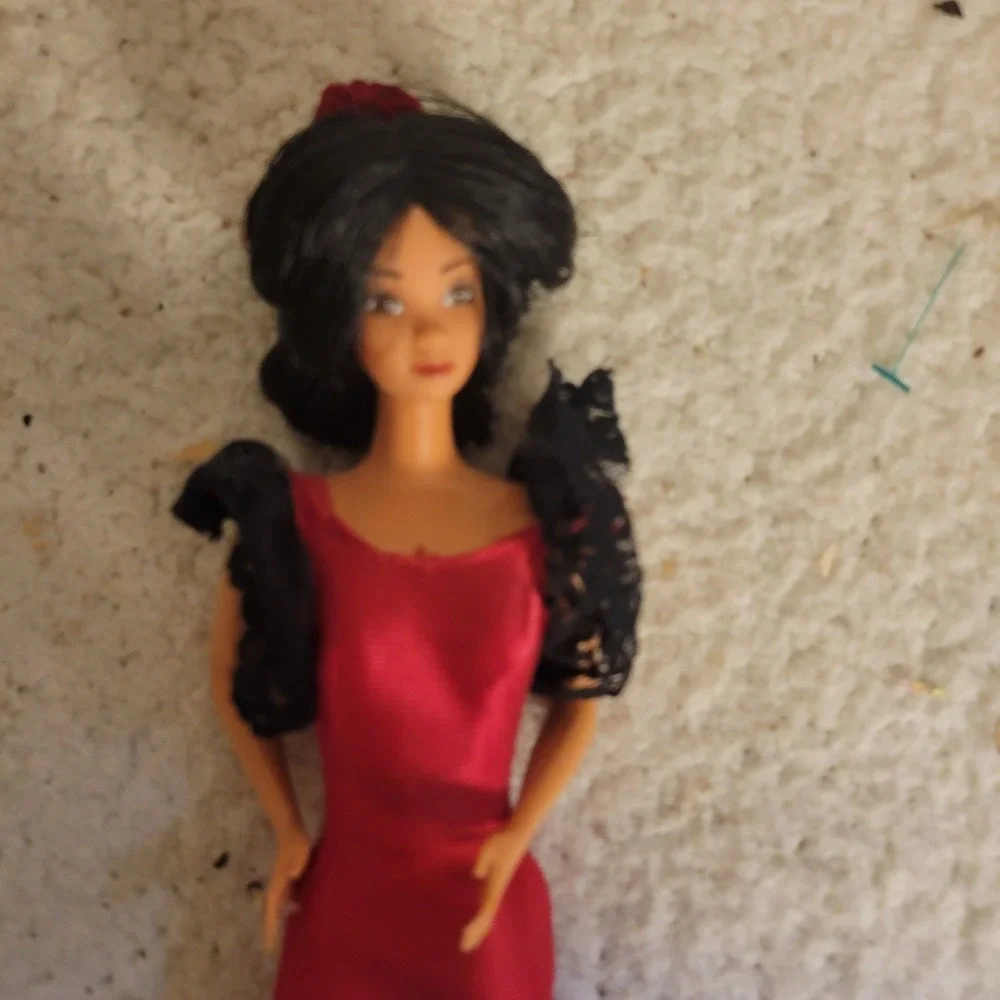 1982 Spanish Barbie Dolls of the World #4031 Red Black Flamenco Dress Vintage
